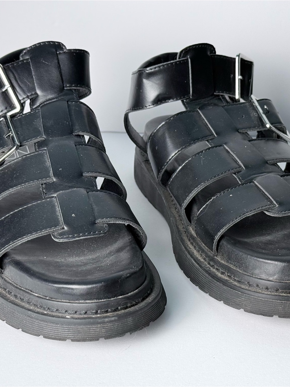 No Boundaries Black Fisherman Platform Sandals Women’s Size 9 Chunky Lug Sole